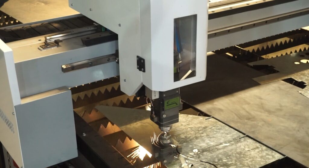 Mesin CNC Fiber Laser Cutting 12 INSECO