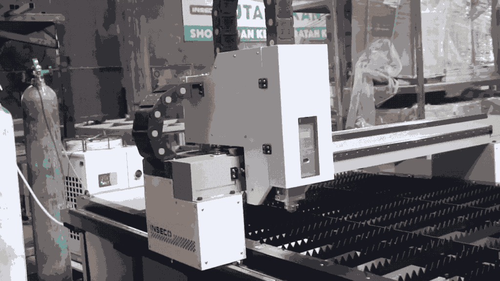 Ulasan Mesin Potong Besi 3000W: Apa Saja Fitur yang Ditawarkan? 5 Desain mesin potong besi 3000W dengan fitur canggih untuk memotong logam.