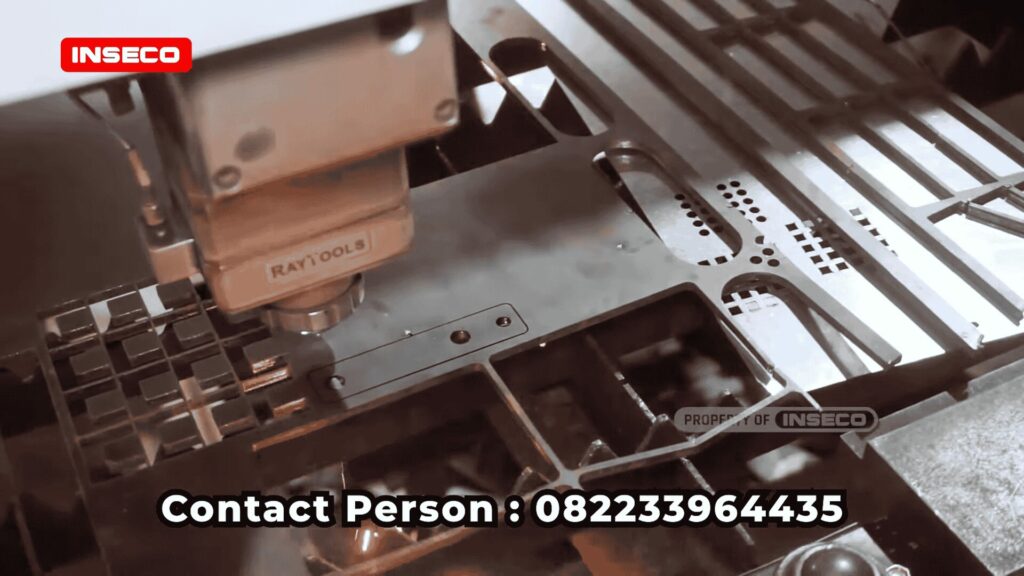 Plat Besi yang digunakan untuk membuat bracket speaker.
